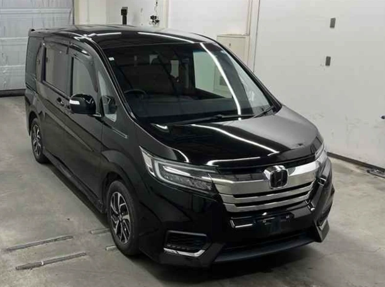 Honda Stepwgn, 2021г., полный привод, вариатор