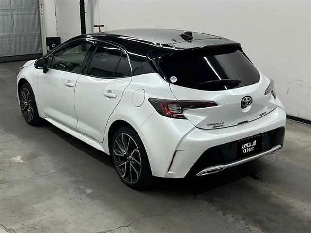 Toyota Corolla, 2022г, передний привод, вариатор