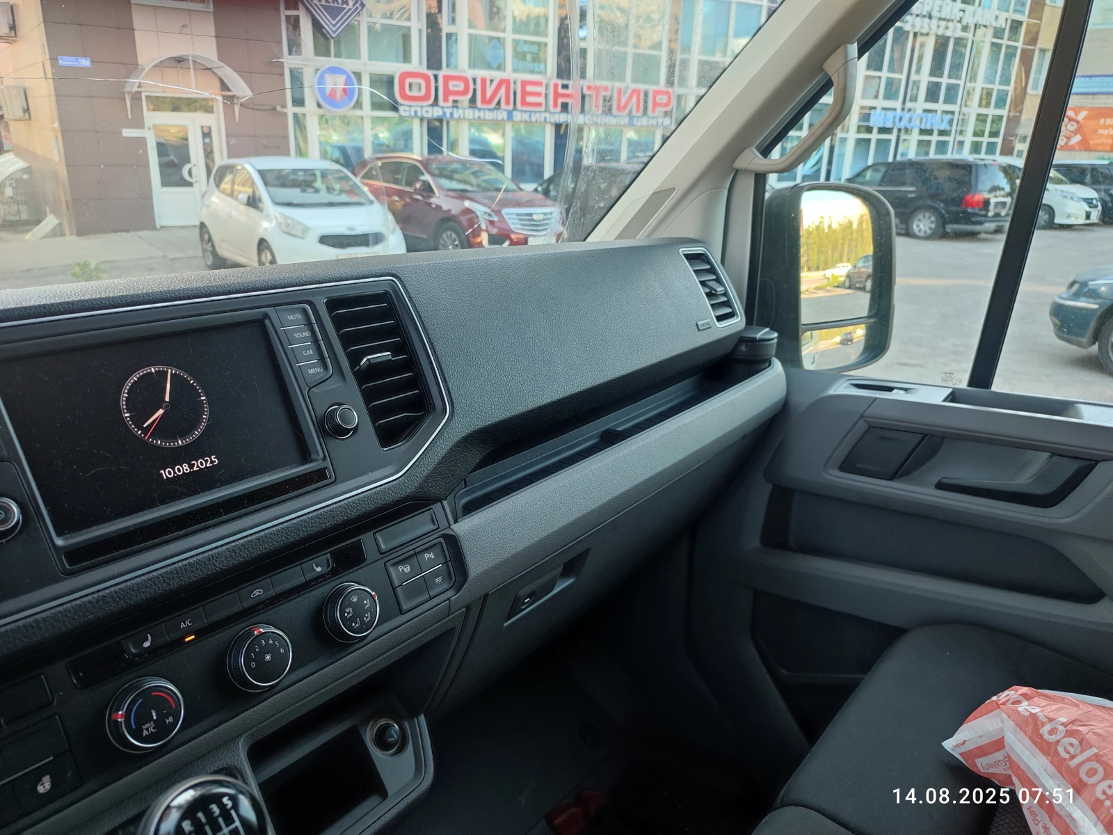 Volkswagen Transporter, 2017г, передний привод, механика