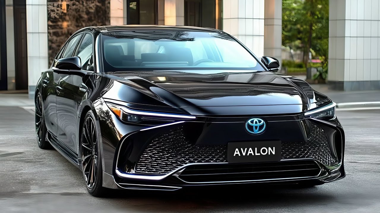 В России появились в продаже новые седаны Toyota Avalon.