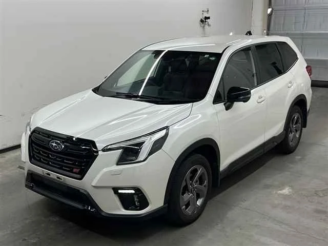 Subaru Forester, 2022г, полный привод, вариатор