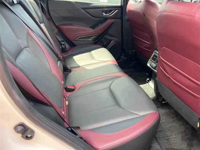 Subaru Forester, 2022г, полный привод, вариатор