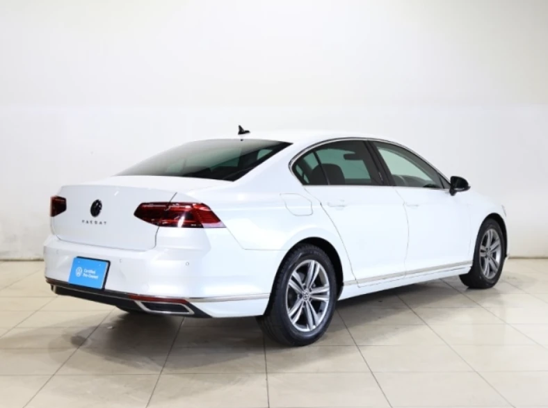 Volkswagen Passat, 2022г, передний привод, робот