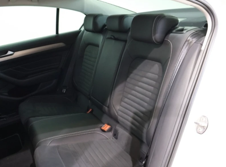 Volkswagen Passat, 2022г, передний привод, робот