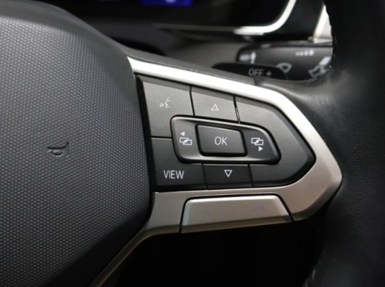 Volkswagen Passat, 2022г, передний привод, робот