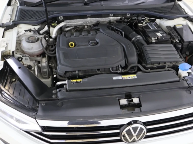 Volkswagen Passat, 2022г, передний привод, робот