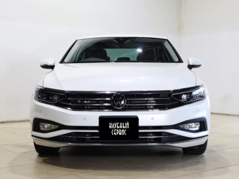 Volkswagen Passat, 2022г, передний привод, робот