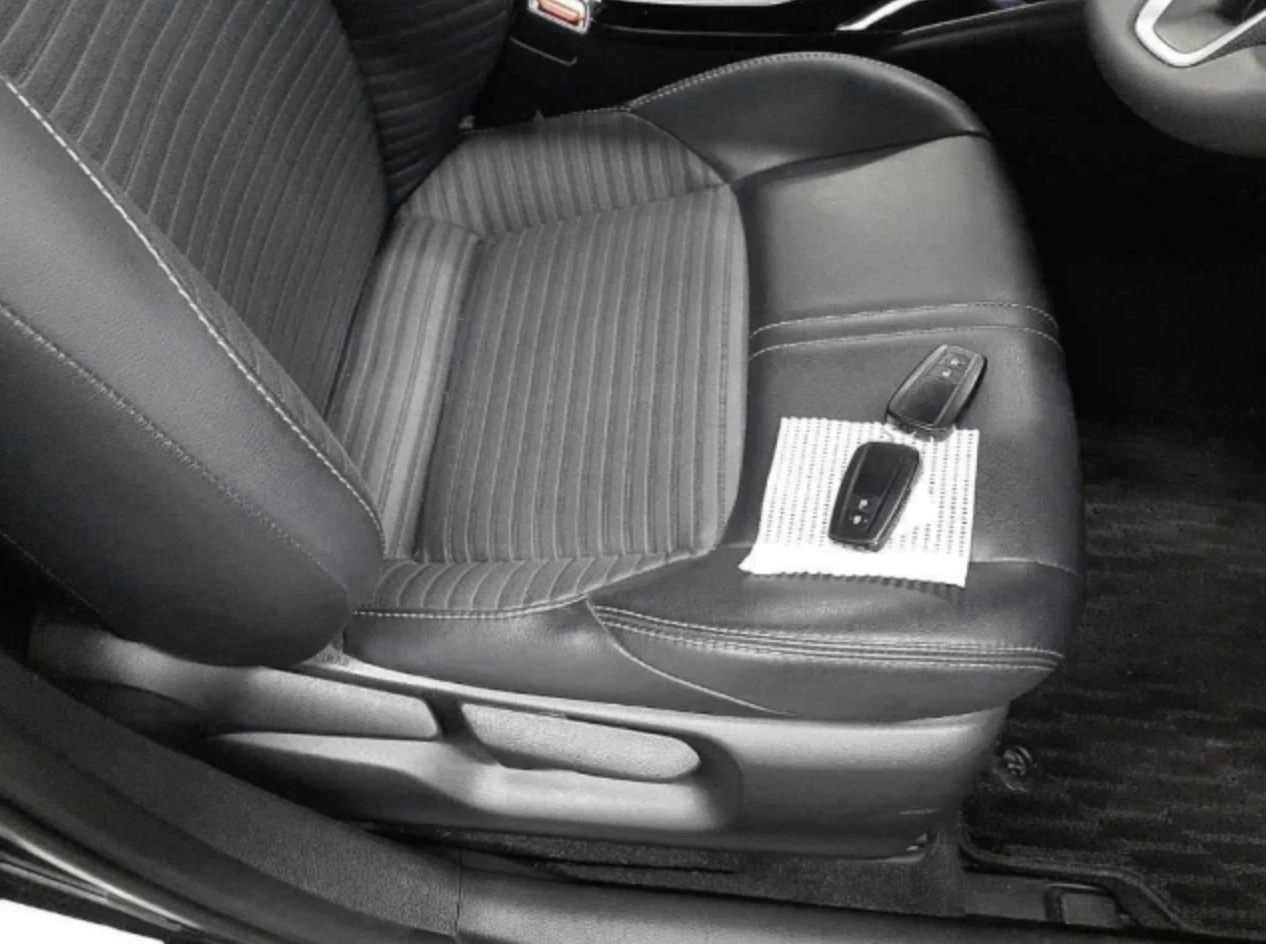 Toyota Corolla, 2022г, передний привод, вариатор