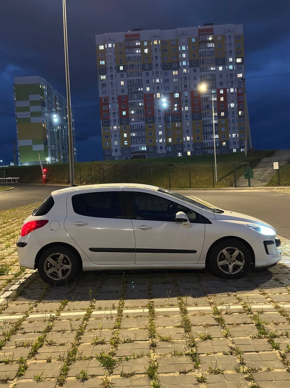 Peugeot 308, 2009г, передний привод, автомат