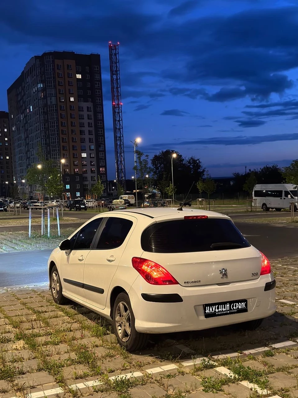 Peugeot 308, 2009г, передний привод, автомат