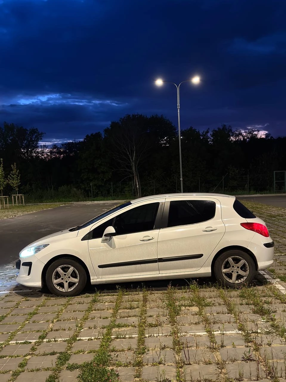 Peugeot 308, 2009г, передний привод, автомат