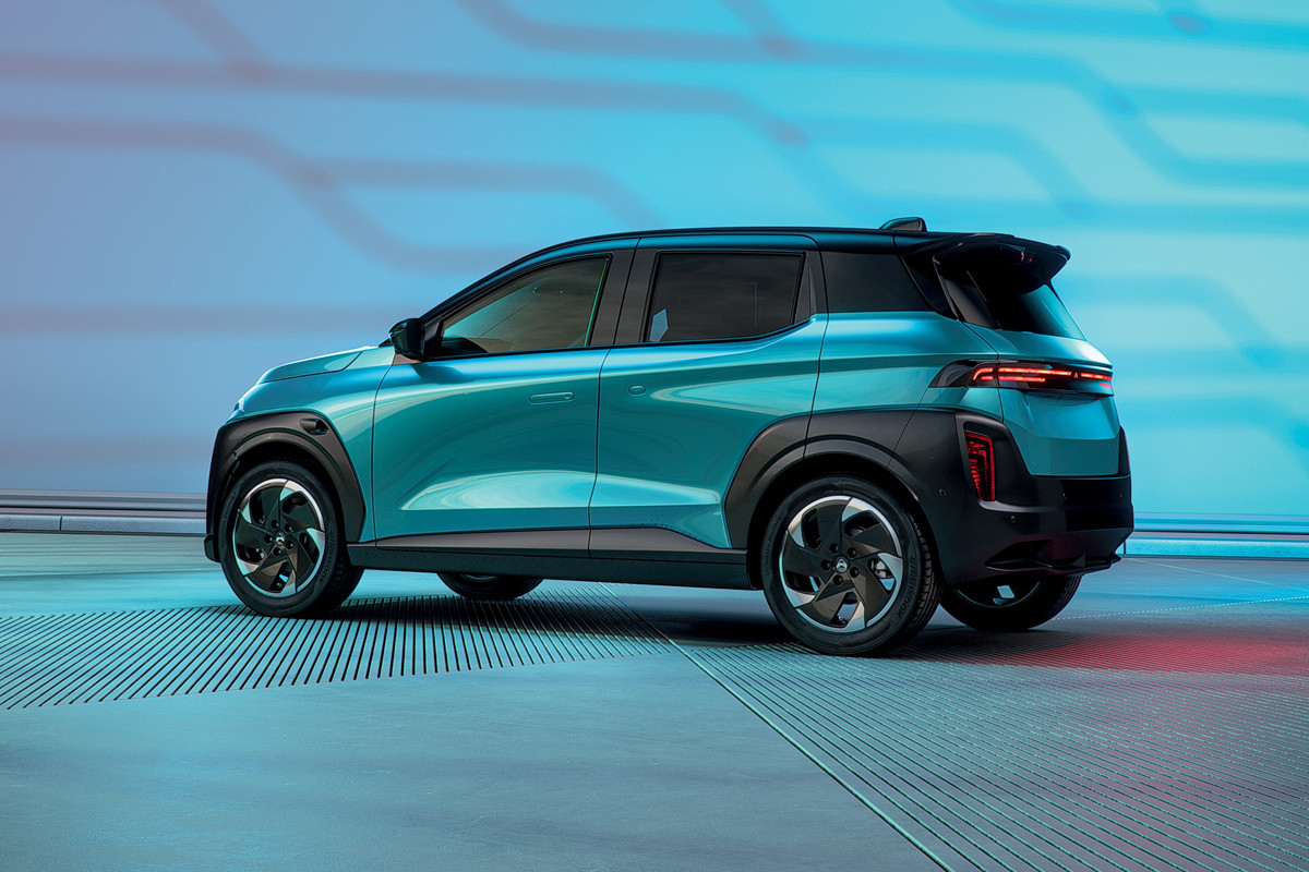 Максим Бардин сообщил, стоимость нового российского электромобиля Атом.