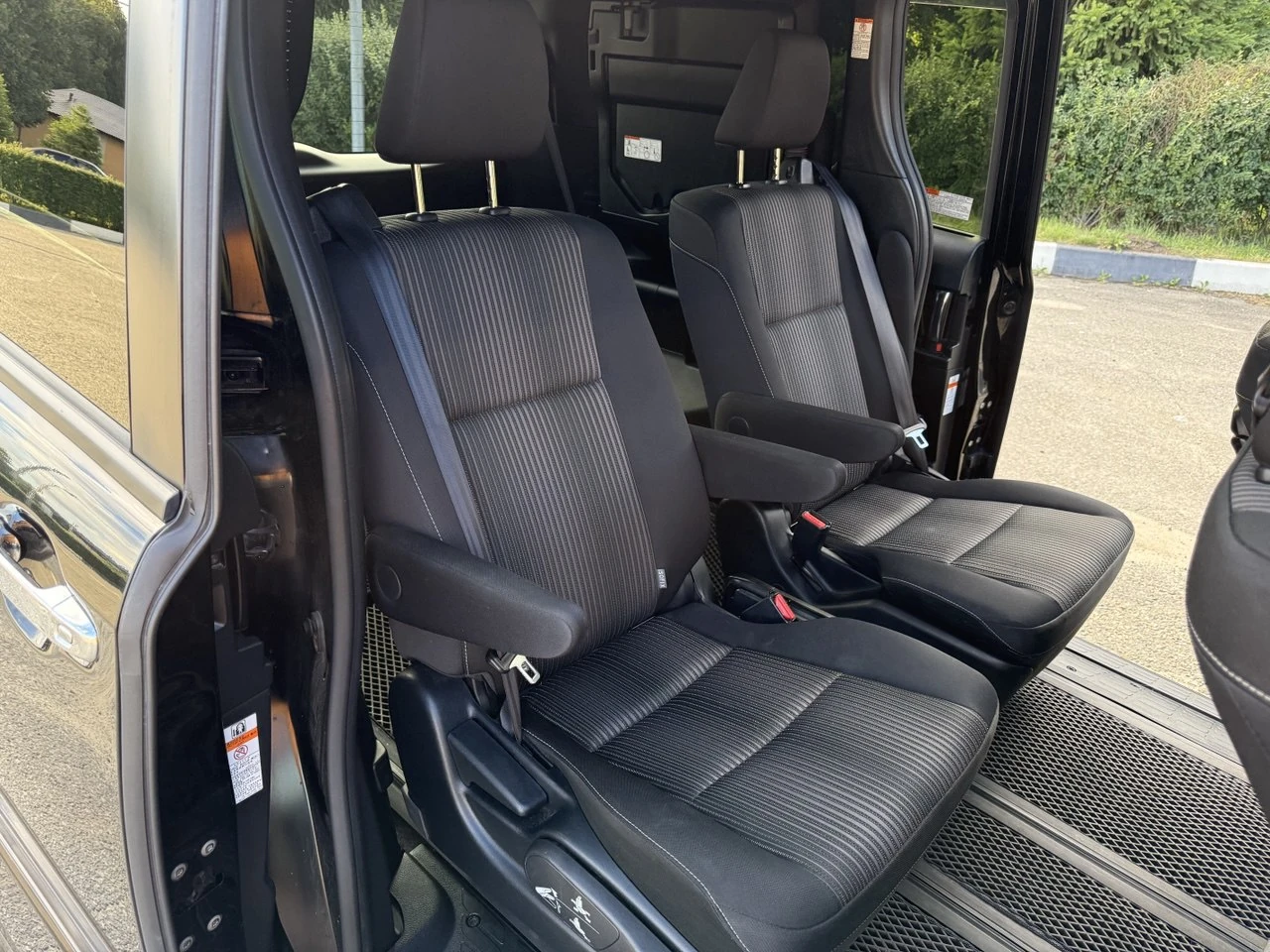 Toyota Voxy, 2019г, передний привод, вариатор