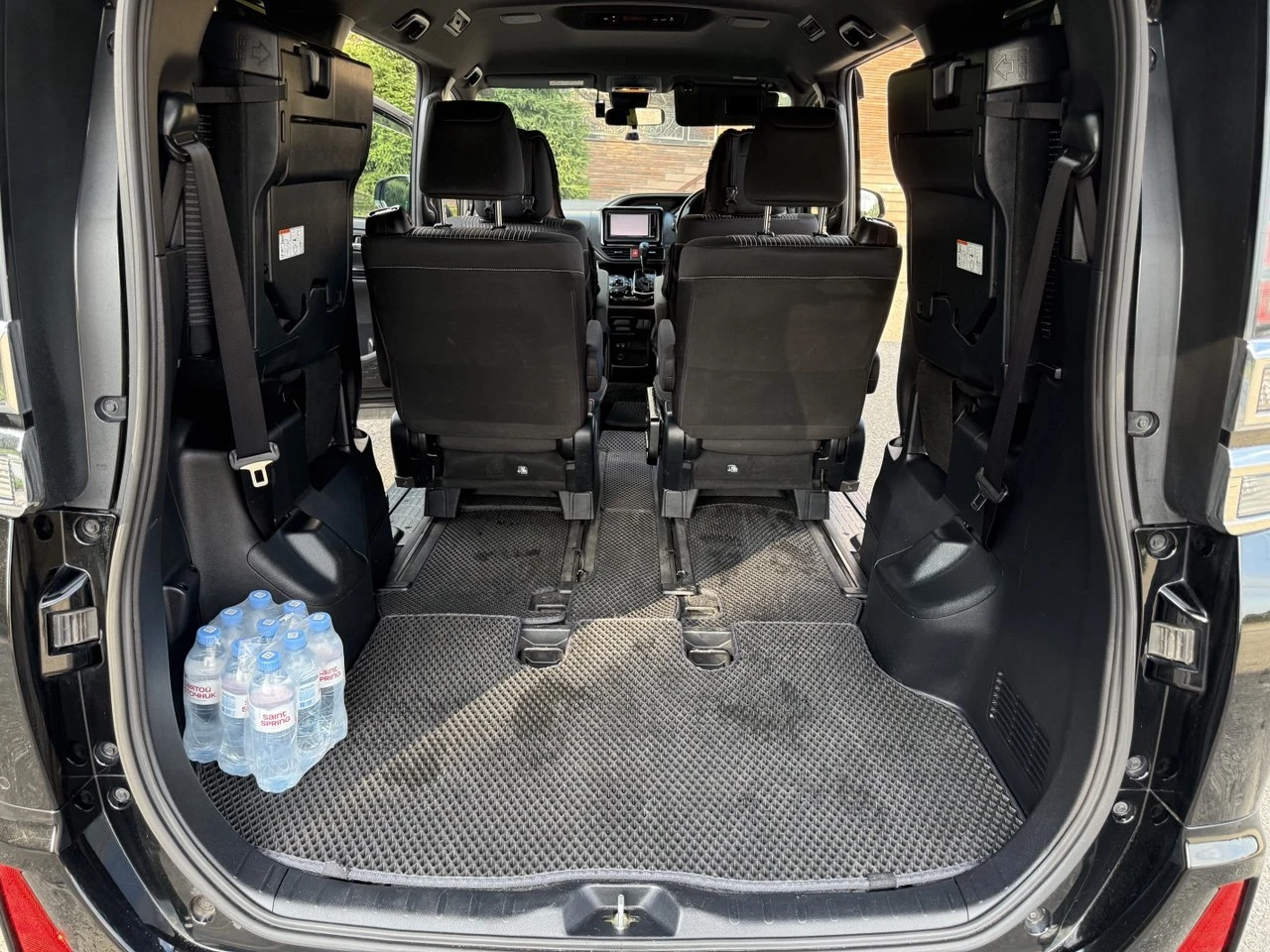 Toyota Voxy, 2019г, передний привод, вариатор