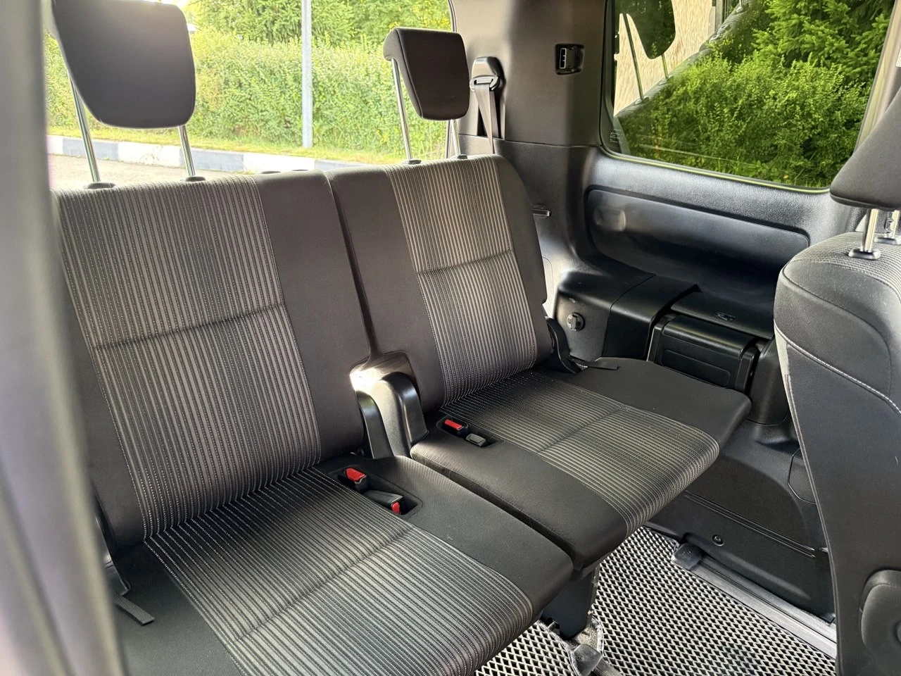 Toyota Voxy, 2019г, передний привод, вариатор