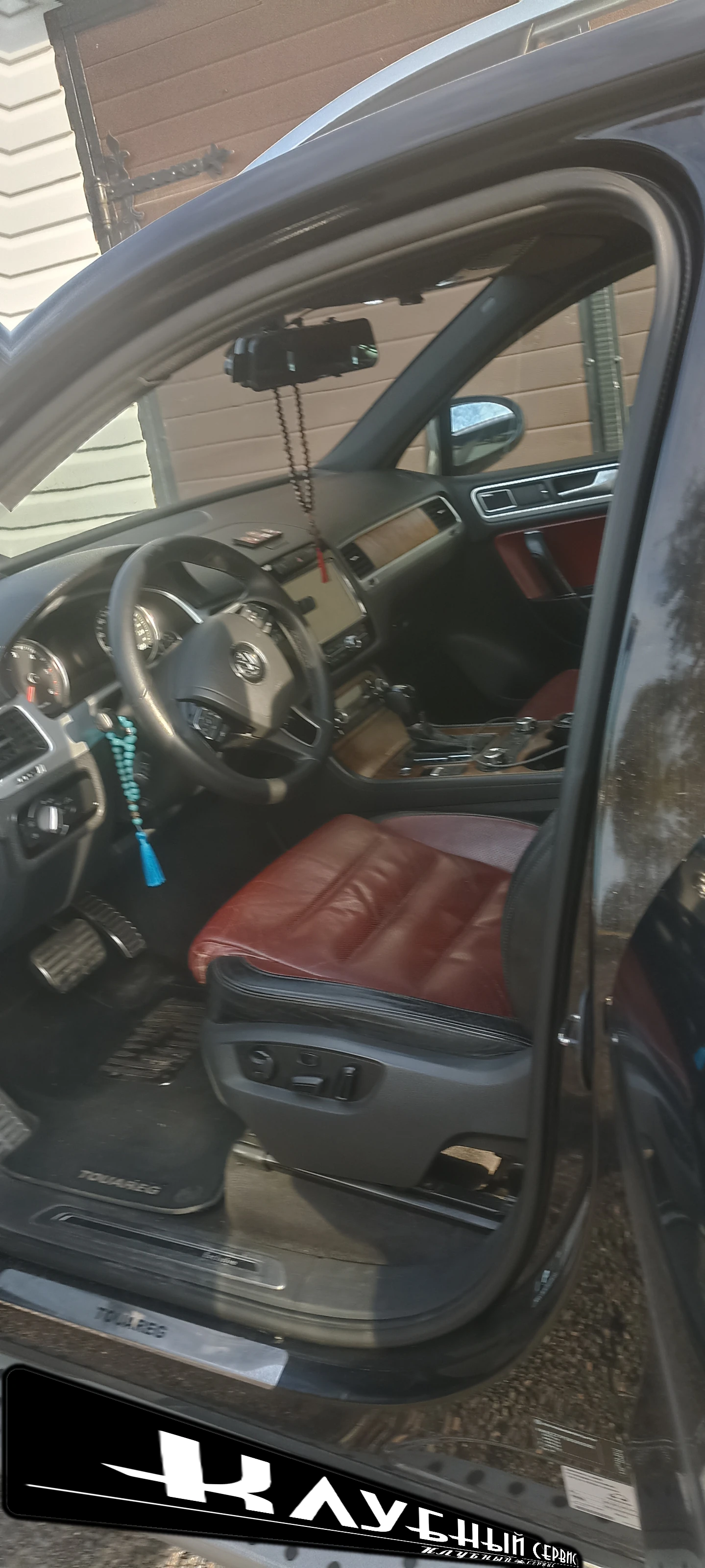 Volkswagen Touareg, 2010г, полный привод, автомат