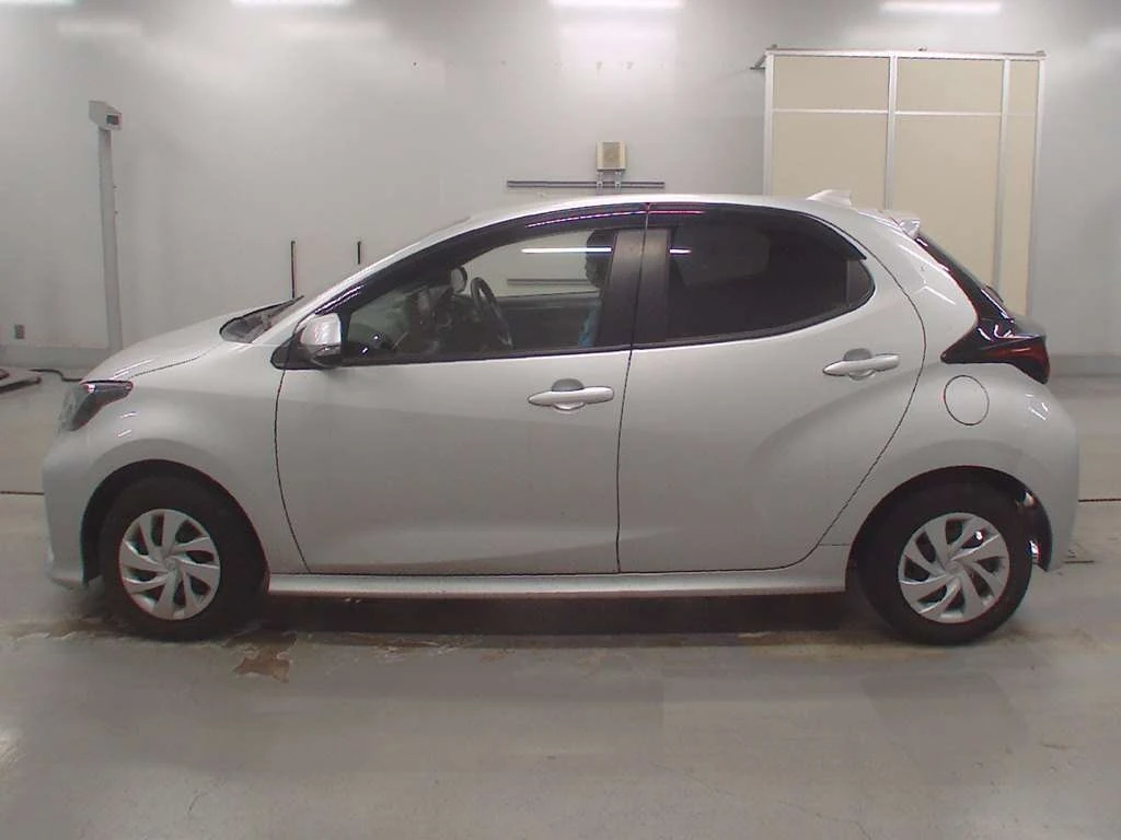 Toyota Yaris, 2021г, передний привод, вариатор