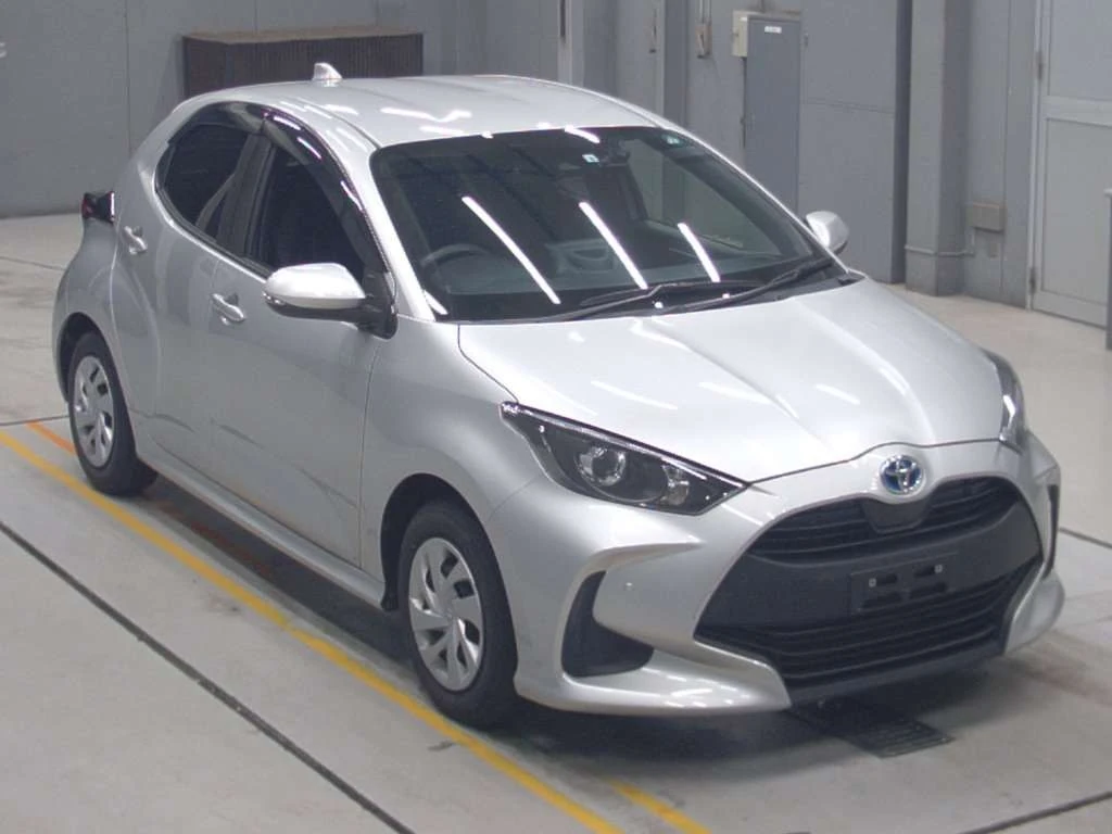 Toyota Yaris, 2022г, передний привод, вариатор