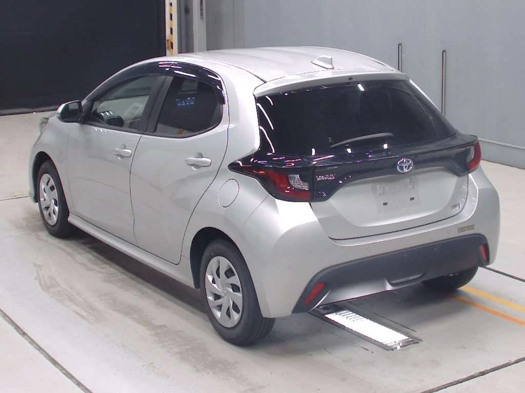 Toyota Yaris, 2022г, передний привод, вариатор