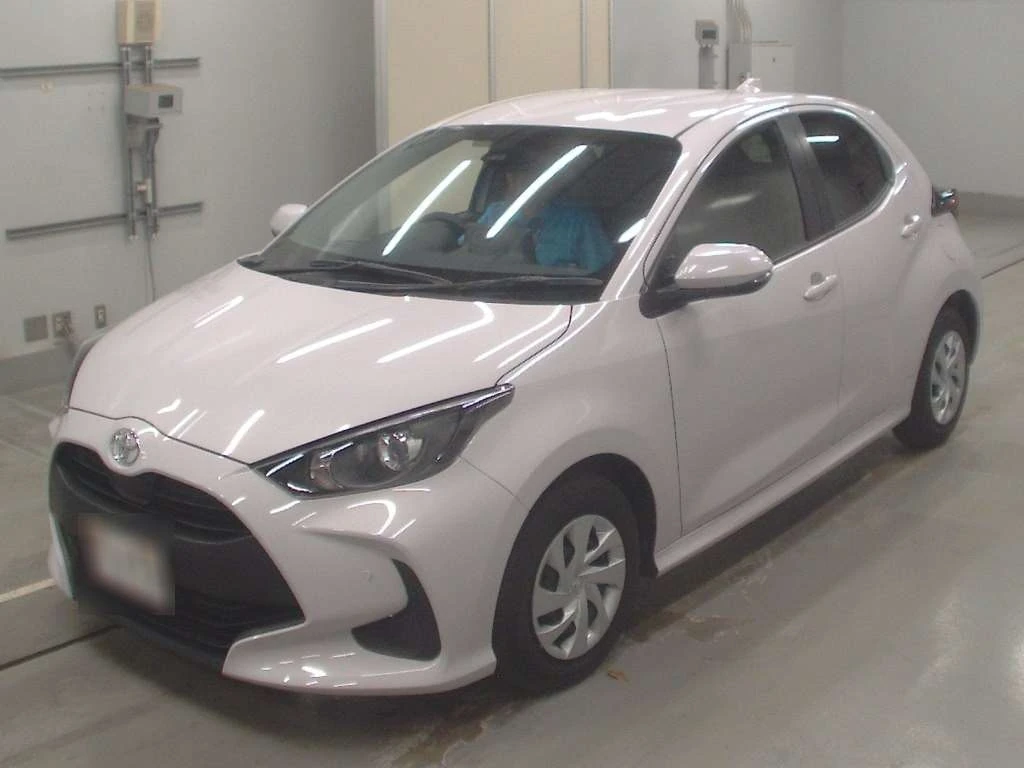 Toyota Yaris, 2022г, передний привод, вариатор
