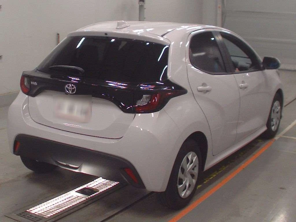 Toyota Yaris, 2022г, передний привод, вариатор