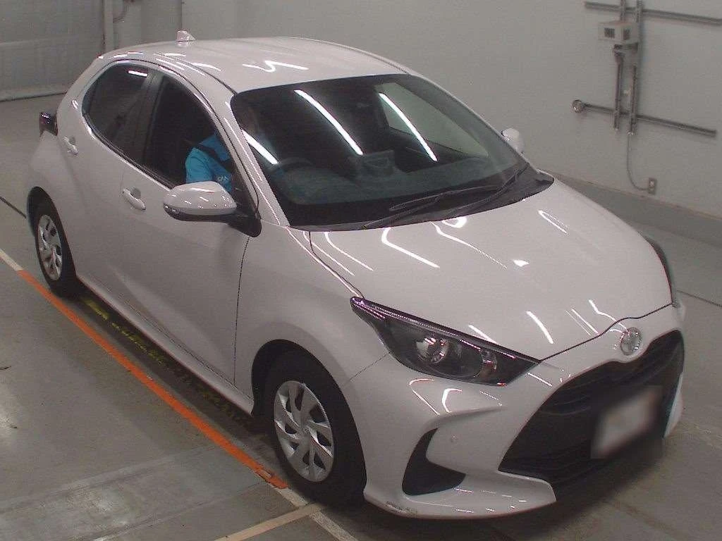 Toyota Yaris, 2022г, передний привод, вариатор