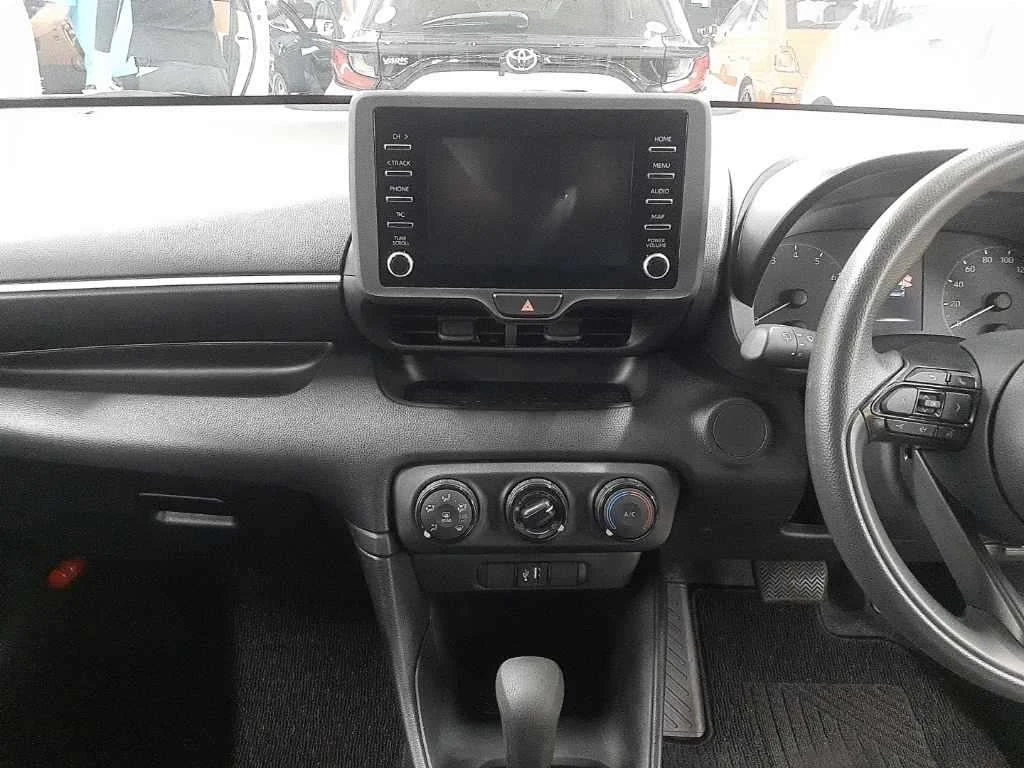 Toyota Yaris, 2022г, передний привод, вариатор