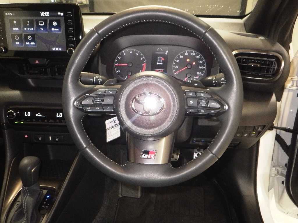 Toyota Yaris, 2021г, передний привод, вариатор