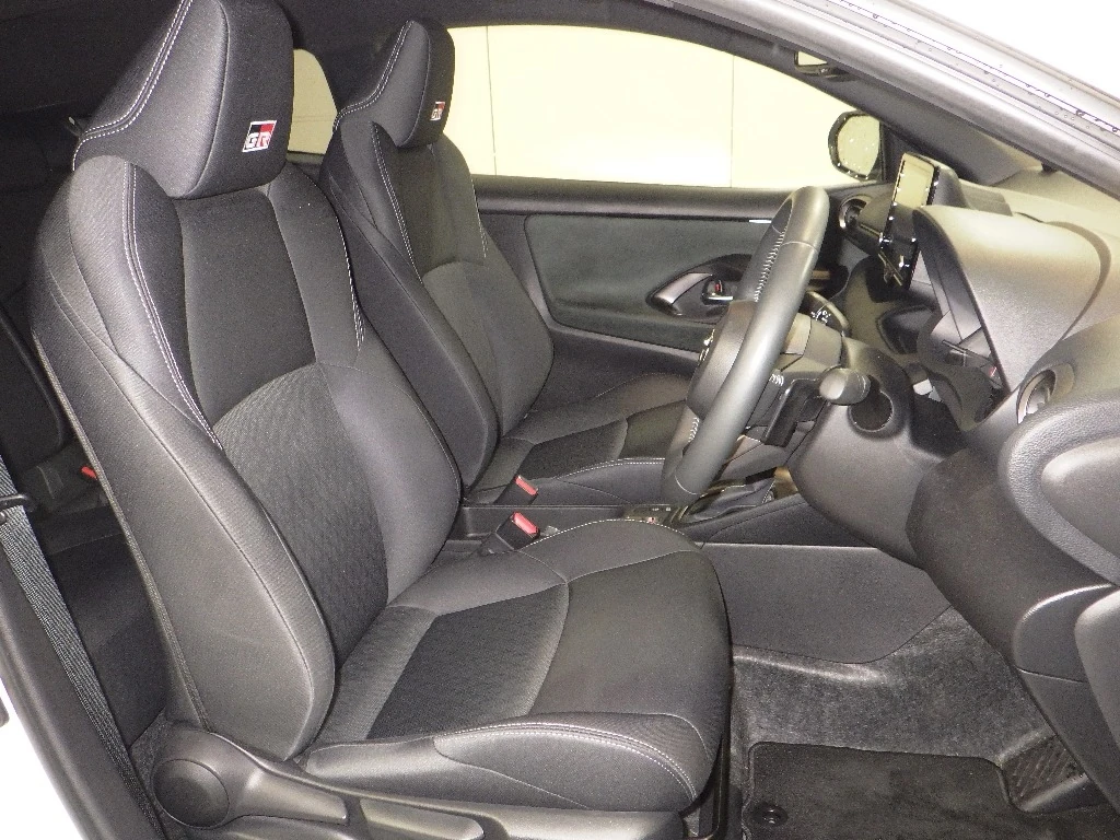 Toyota Yaris, 2021г, передний привод, вариатор