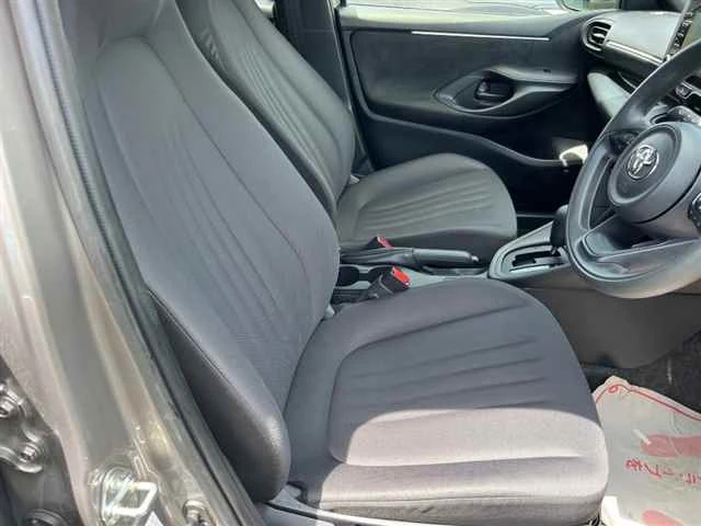 Toyota Yaris, 2022г, полный привод, вариатор