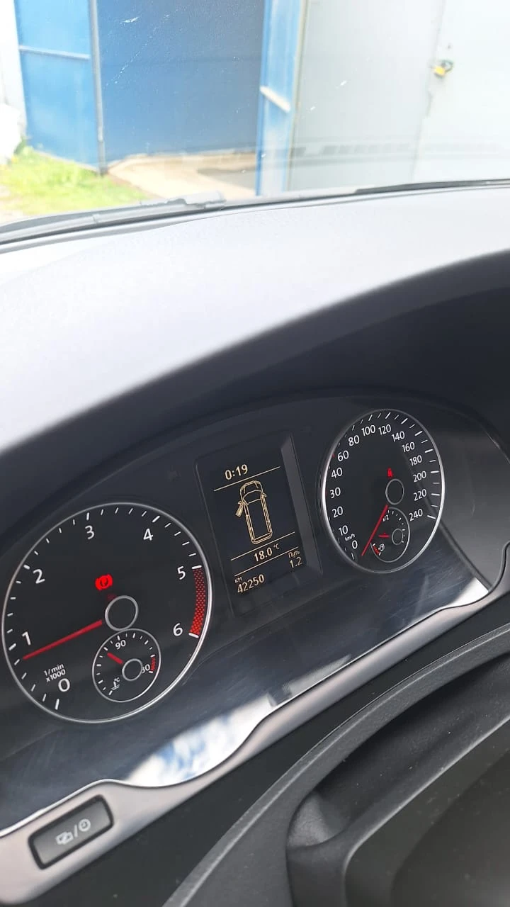 Volkswagen Caravelle, 2014г, передний привод, механика