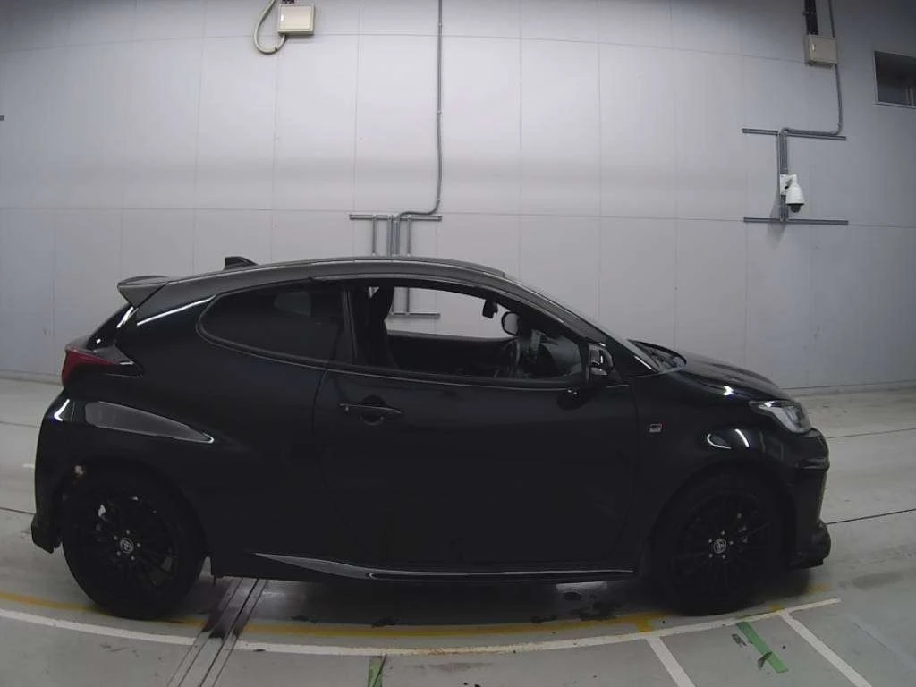 Toyota Yaris, 2021г, передний привод, вариатор