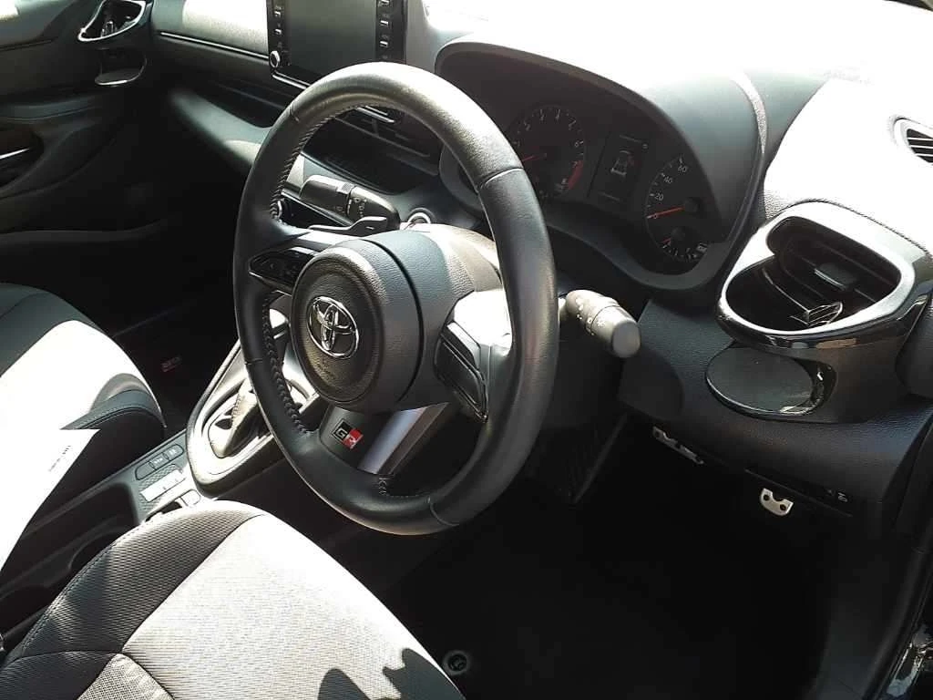 Toyota Yaris, 2021г, передний привод, вариатор