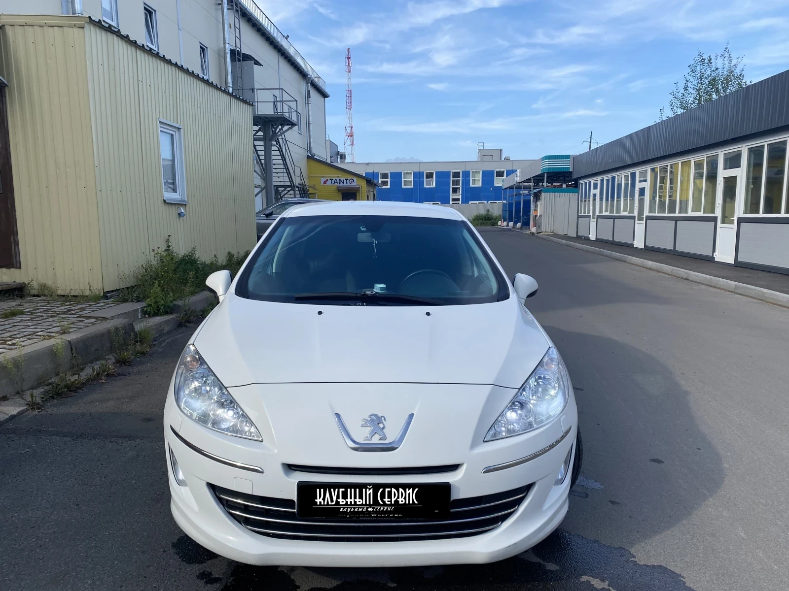 Peugeot 408, 2012г, передний привод, механика