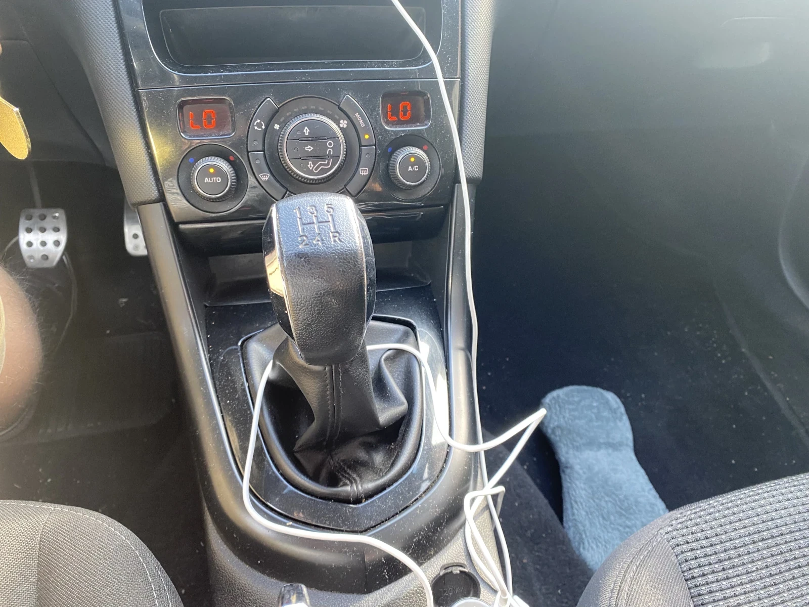 Peugeot 408, 2012г, передний привод, механика