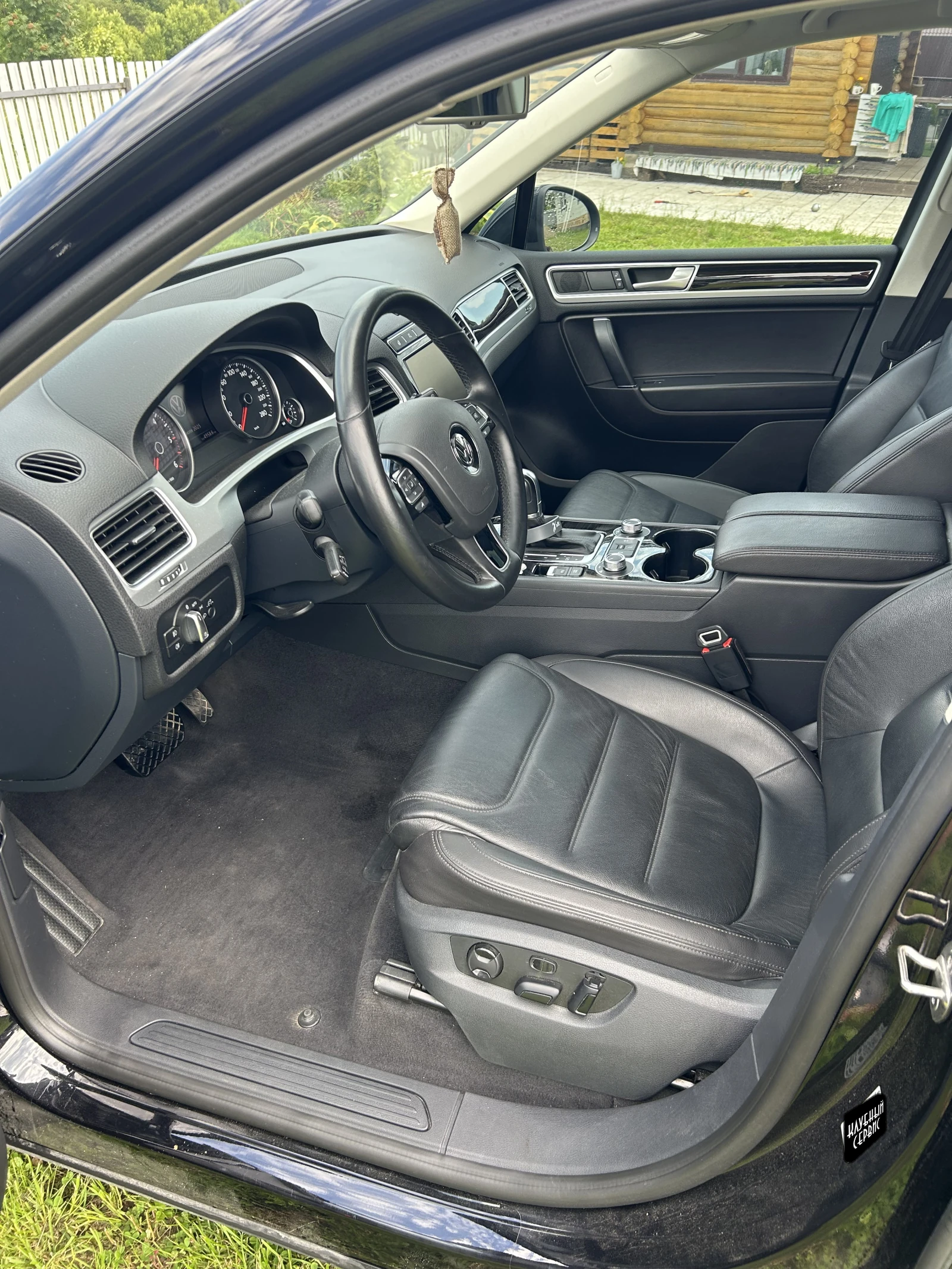 Volkswagen Touareg, 2016г, полный привод, автомат