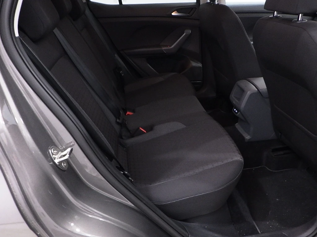 Volkswagen T-Cross, 2021г, передний привод, робот