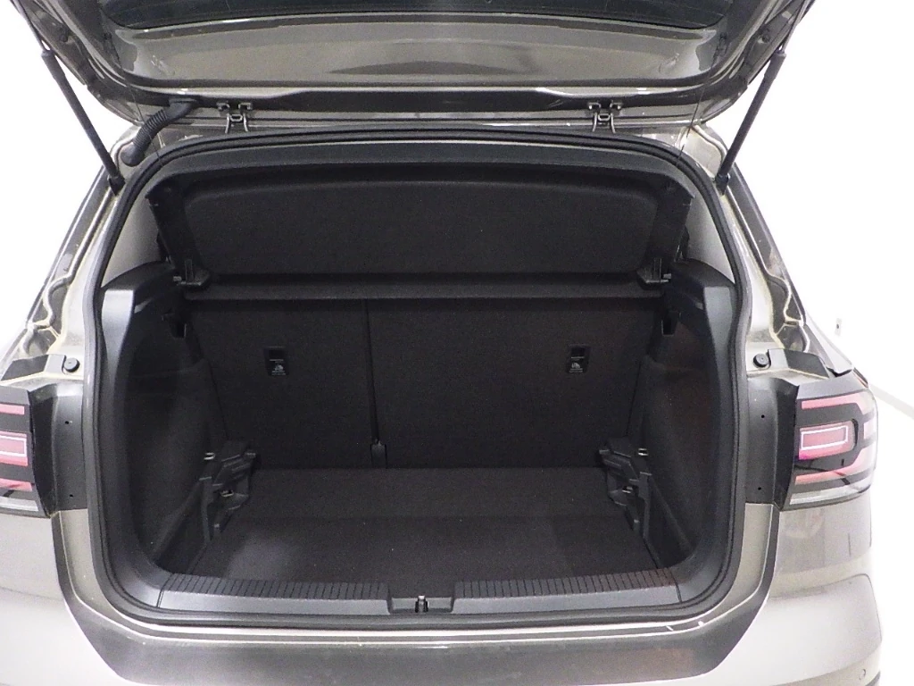 Volkswagen T-Cross, 2021г, передний привод, робот