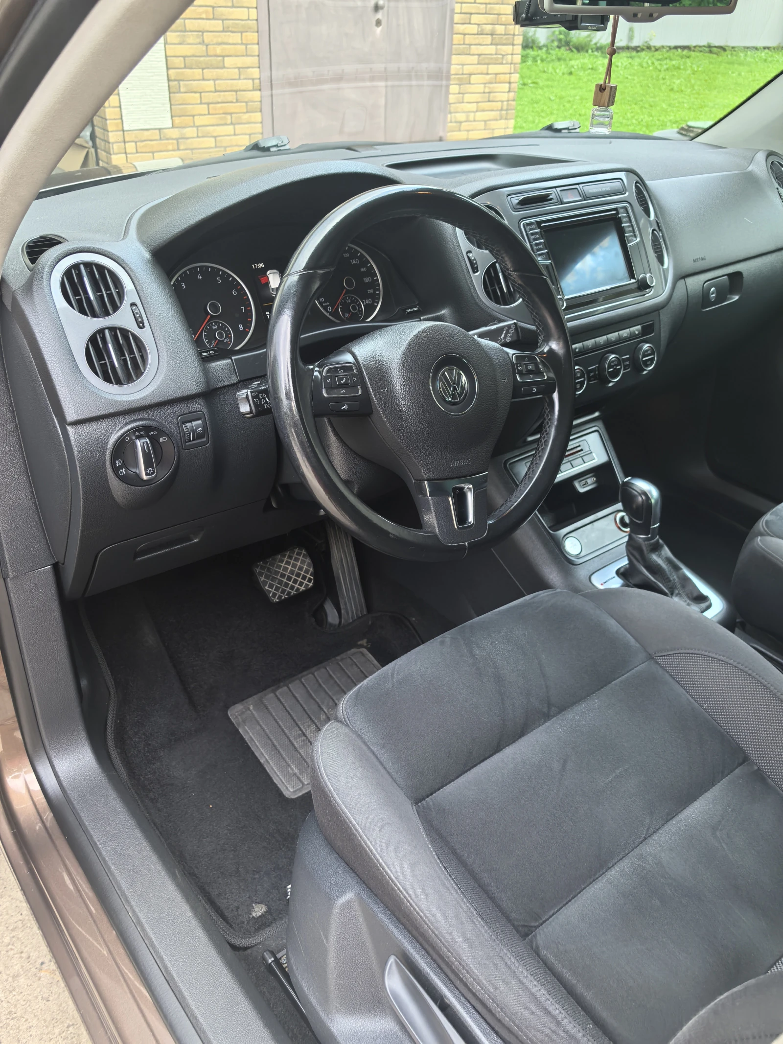 Volkswagen Tiguan, 2015г, полный привод, автомат