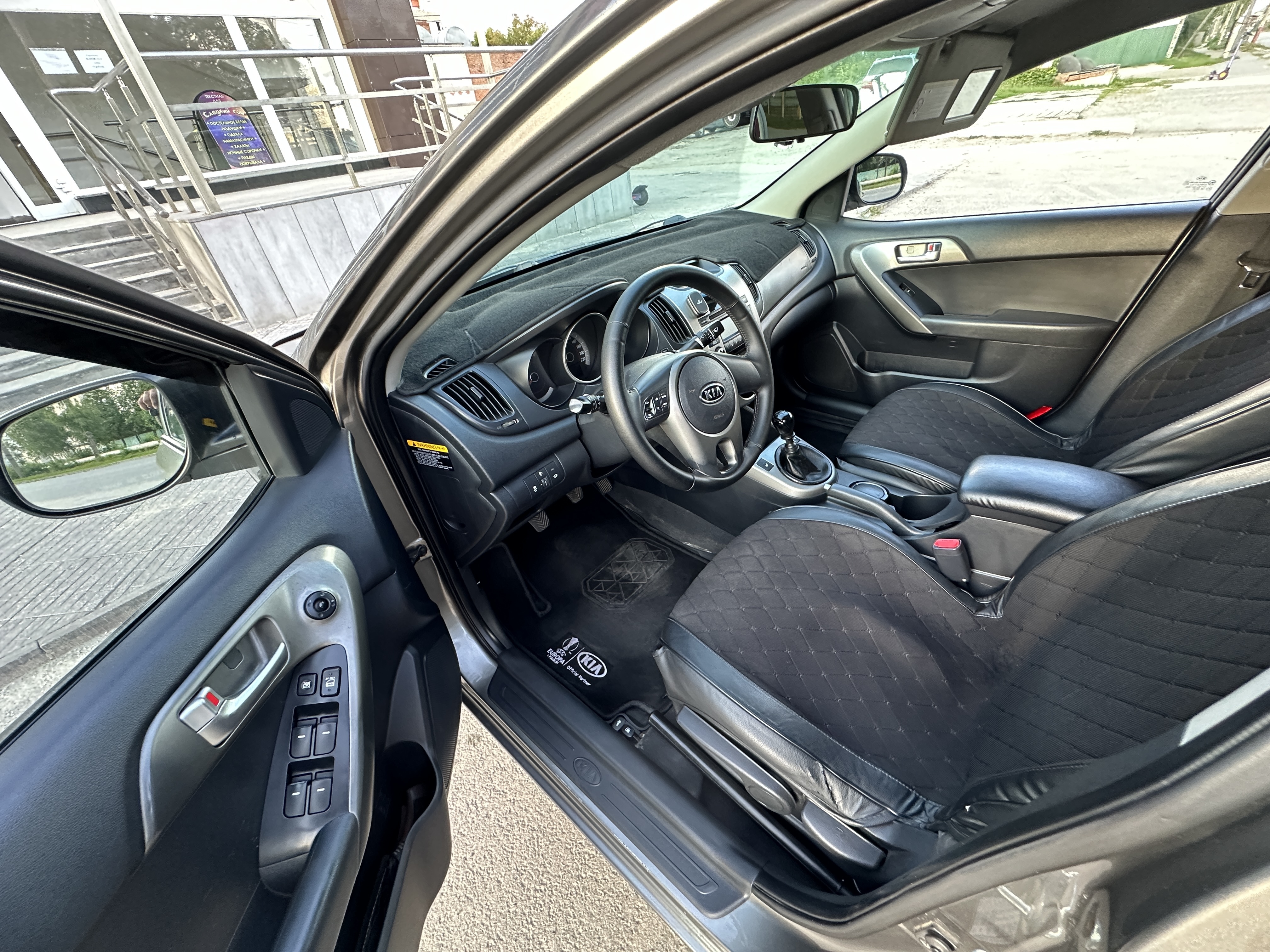 Kia Cerato, 2009г, передний привод, автомат