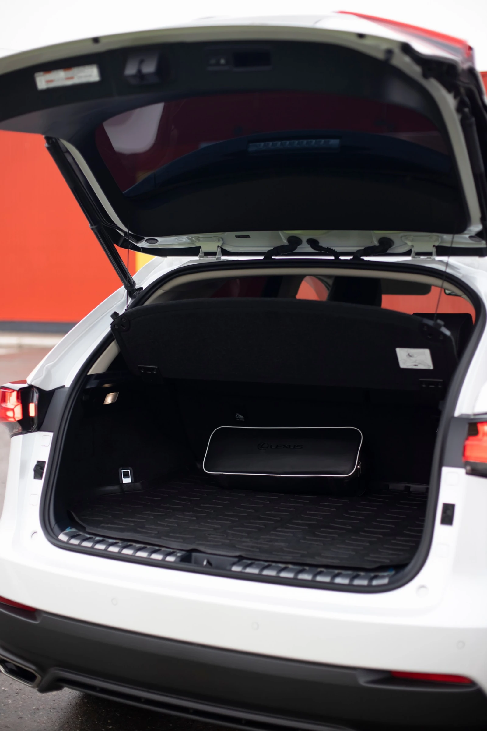 Lexus NX, 2020г, полный привод, автомат