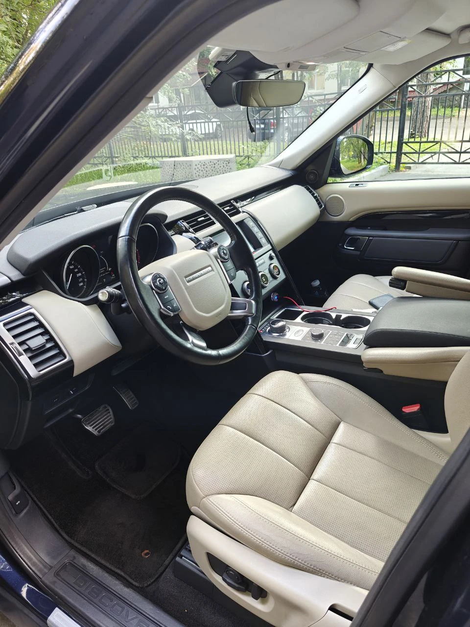 Land Rover Discovery, 2017г, полный привод, автомат