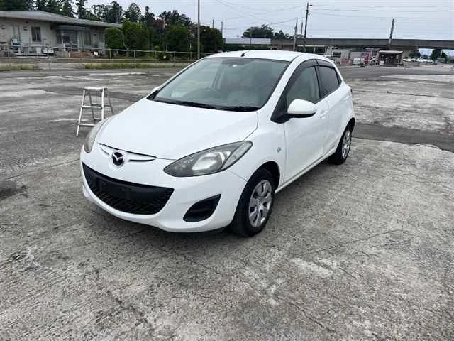 Mazda Demio, 2012г., передний привод, вариатор