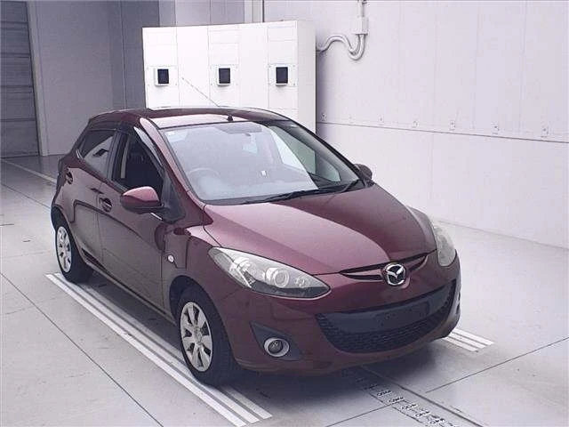 Mazda Demio, 2012г., передний привод, вариатор