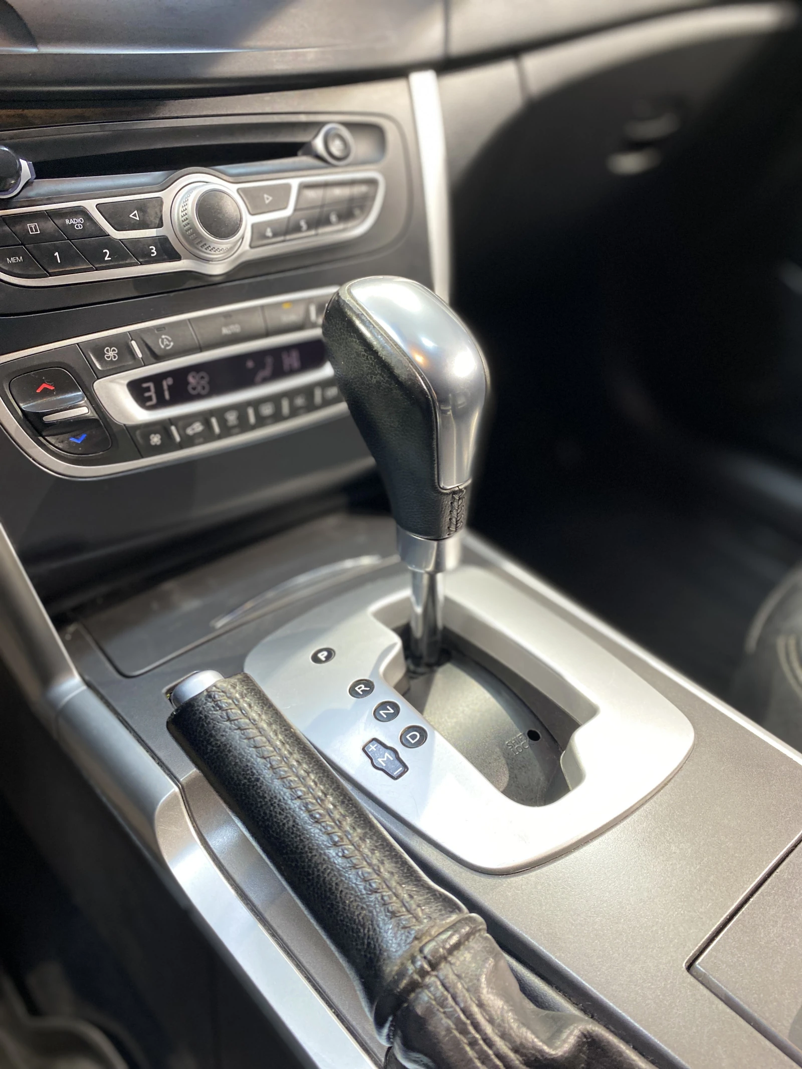 Renault Latitude, 2010г, передний привод, вариатор