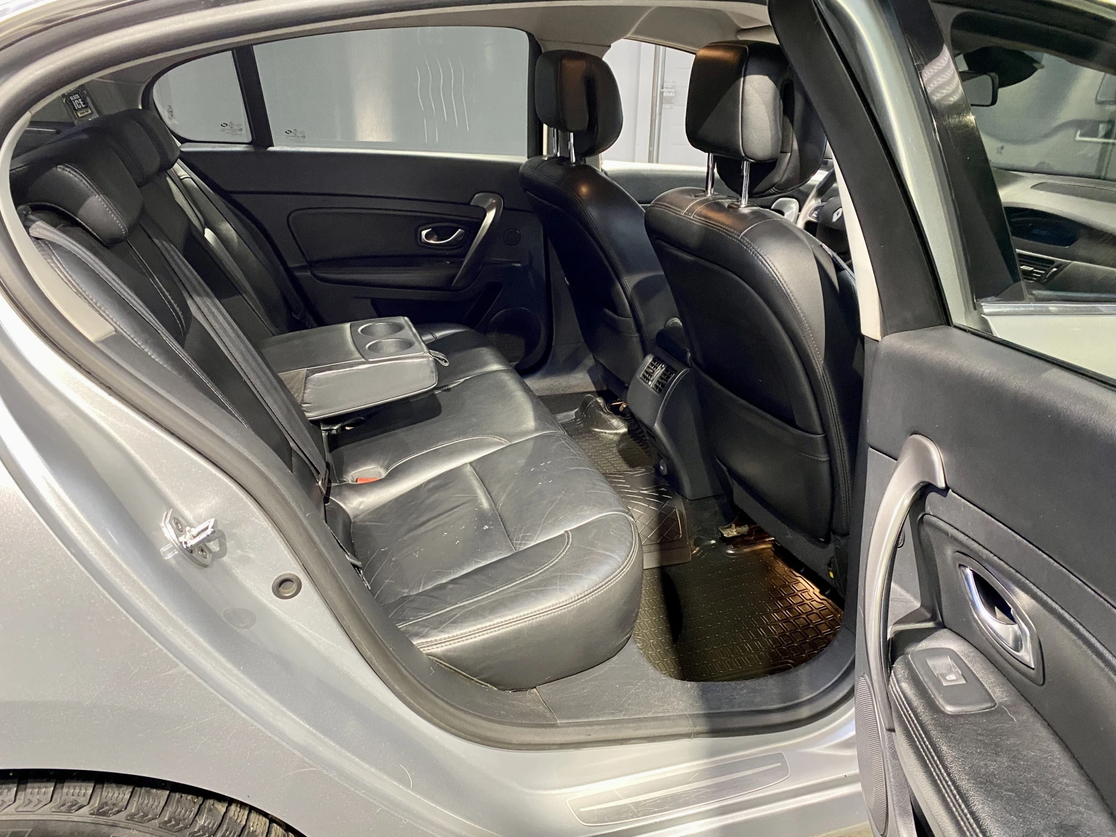 Renault Latitude, 2010г, передний привод, вариатор