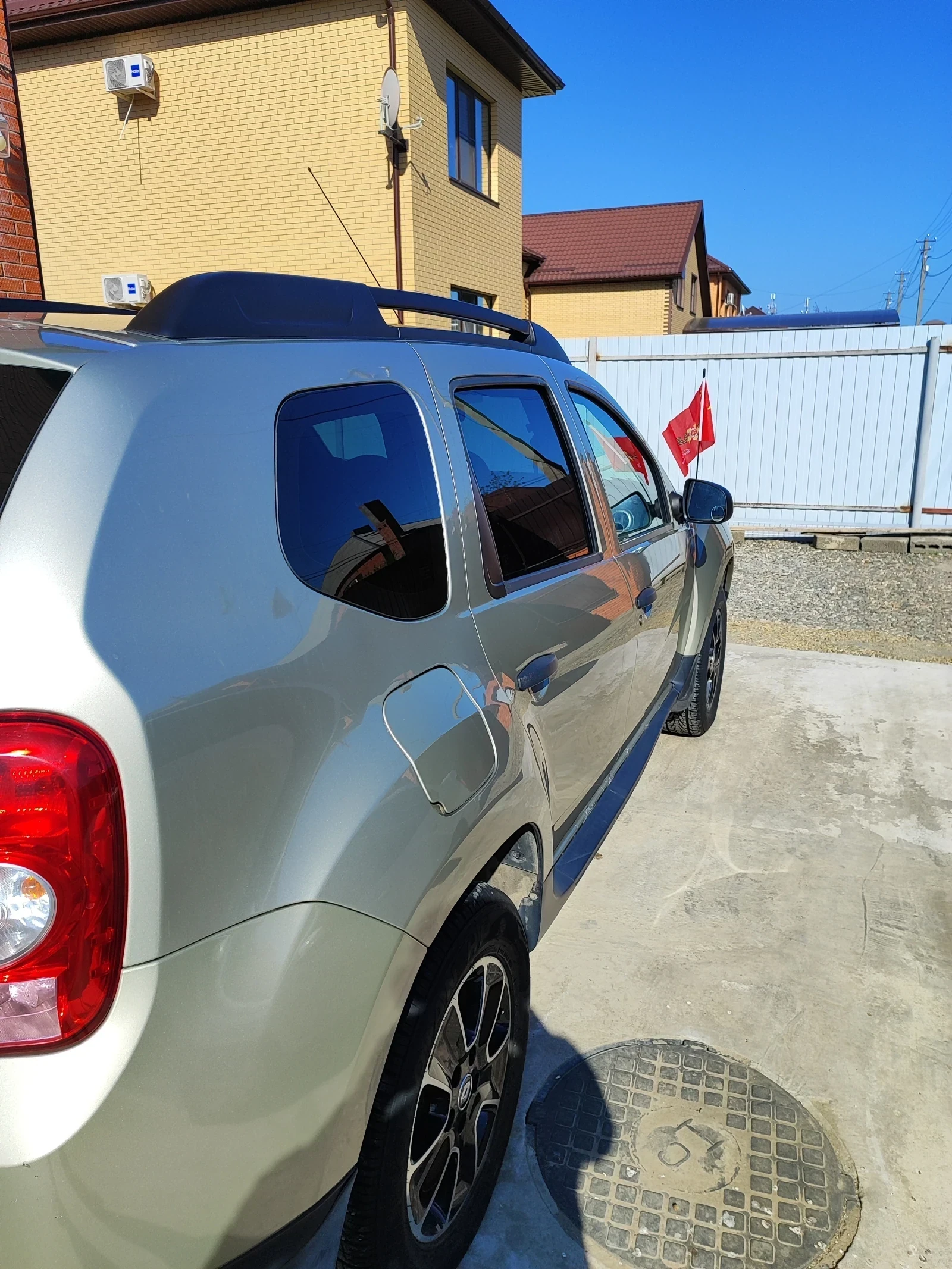 Renault Duster, 2012г, полный привод, механика