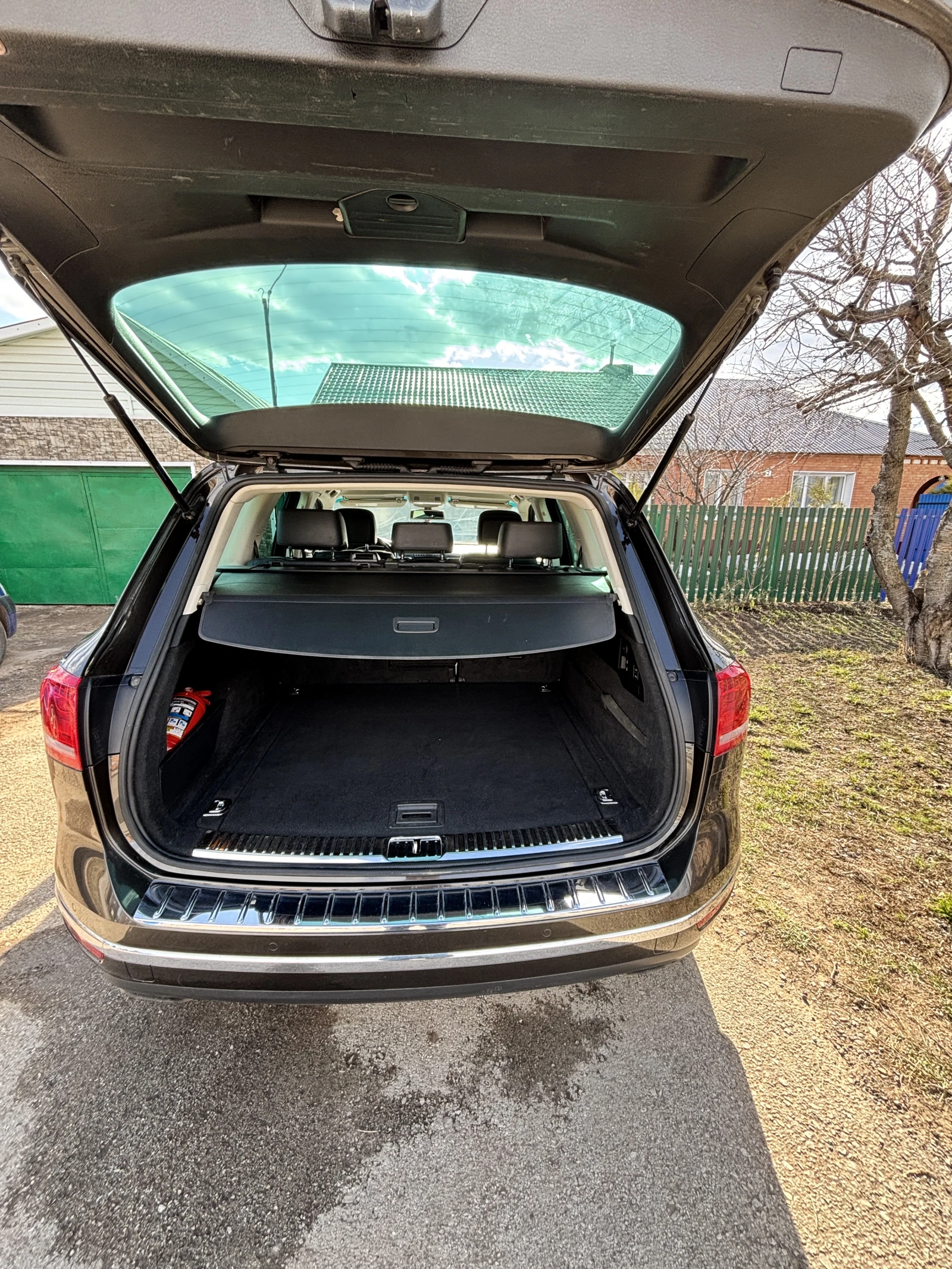 Volkswagen Touareg, 2015г, полный привод, автомат