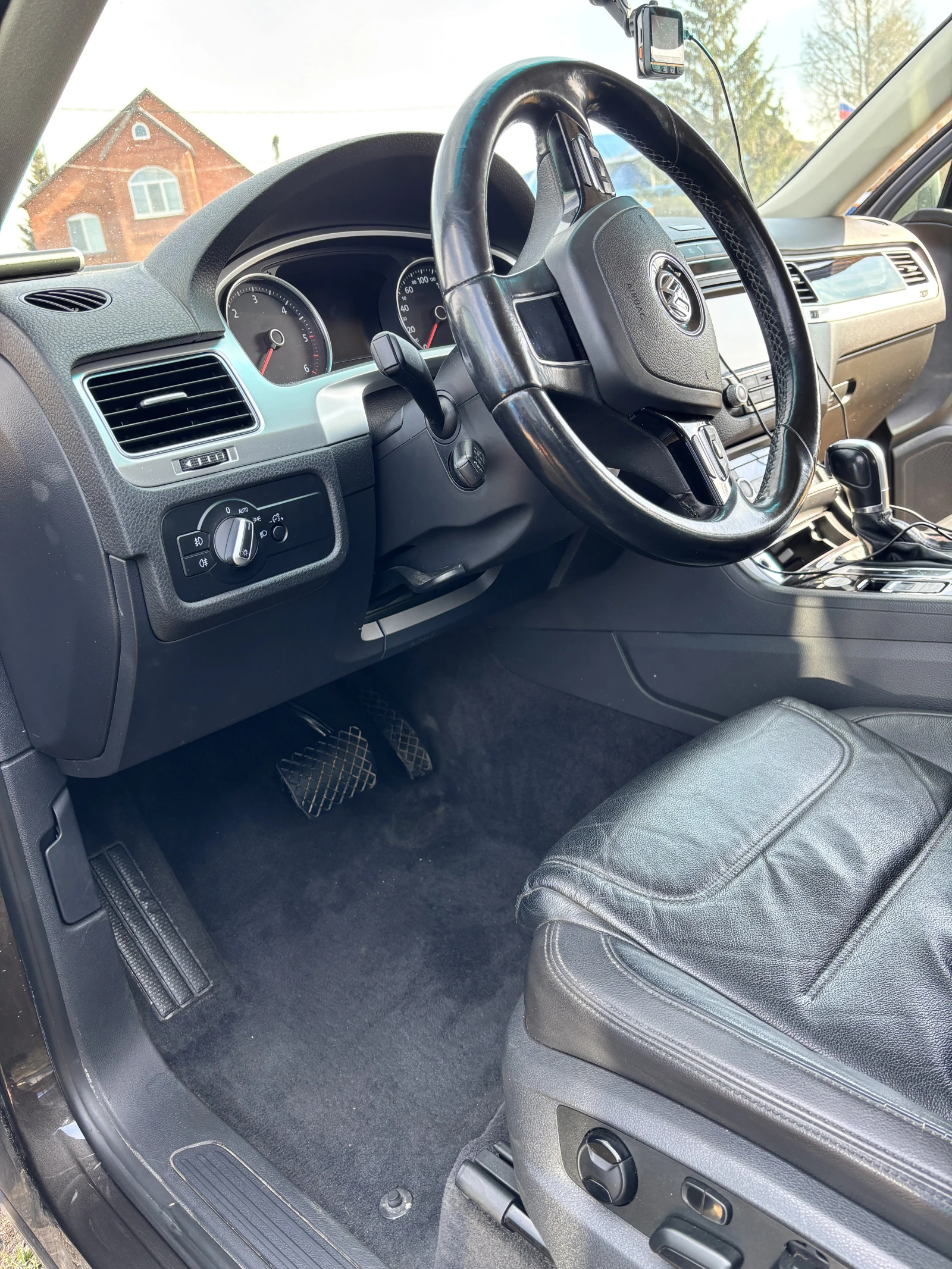 Volkswagen Touareg, 2015г, полный привод, автомат