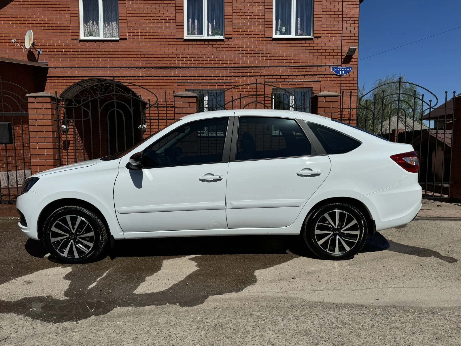 Lada (ВАЗ) Granta, 2023г, передний привод, механика